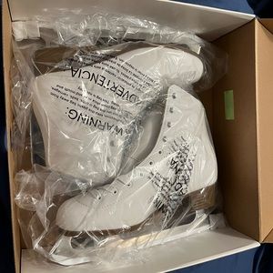 Women’s DBX Size 8 Figure Skates